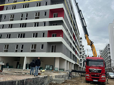 Montim dhe zhvendosje objektesh te renda me vinc Montim dhe zhvendosje objektesh te renda me vinc